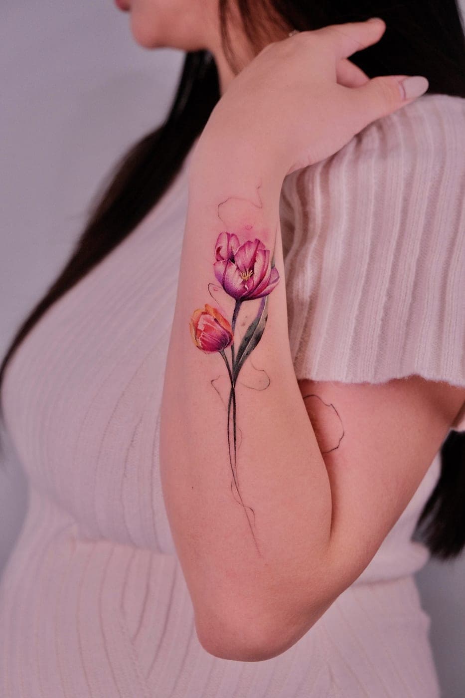 Hình xăm color hoa tulip